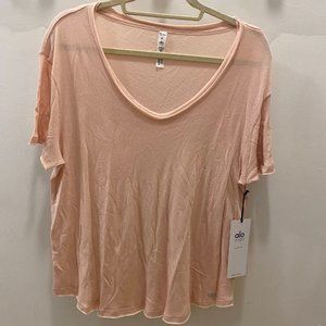 NWT Alo Playa Tee, size M in Nectar